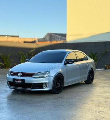 VOLKSWAGEN JETTA 2.0 COMFORTLINE FLEX 4P TIPTRONIC